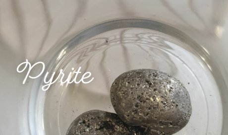 Pyrite pierre roulée